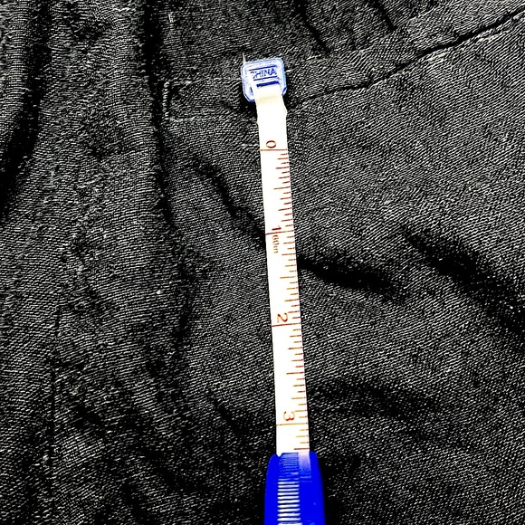 Roxy black beach pants size small 2 back pockets 3 1/2”deep 2 side 4 1/2”deep. - Picture 6 of 8